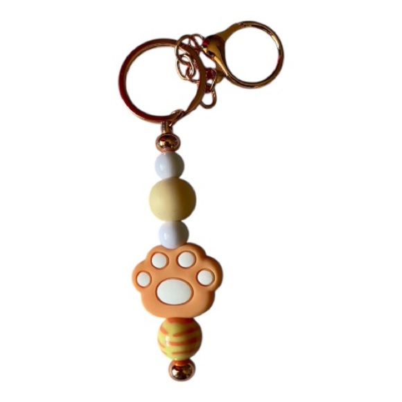 Handmade Cute Paw Print Keychain with Beads - Picture 3 of 6
